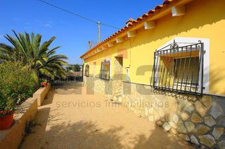Haus in Huércal - Overa. Se vende cortijo con 1.238 m2 de parcela.