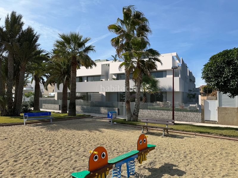 Foto 9fe75f61-fb47-453b-836b-bcf5d09d1046. Pis 99m<sup>2</sup> amb aparcament piscina a Las Marinas - Pueblo Laguna Vera