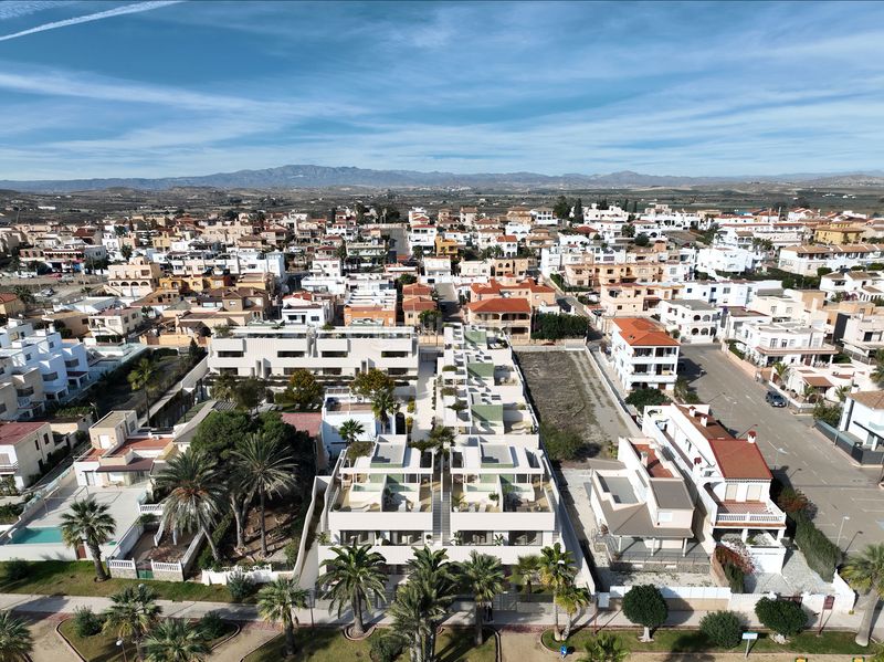 Foto fa9072df-0a66-4db4-aebd-b37ab3676415. Pis 99m<sup>2</sup> amb aparcament piscina a Las Marinas - Pueblo Laguna Vera