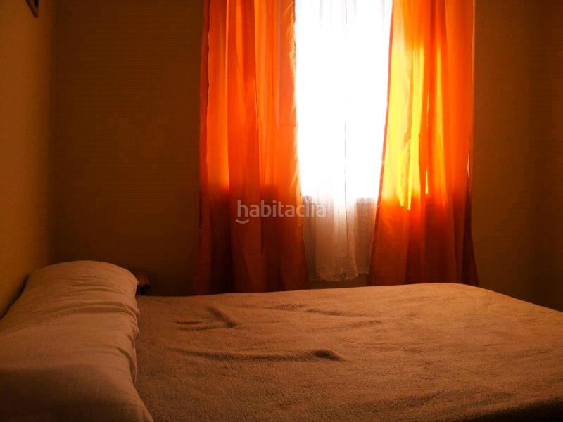 Foto 4dccc8aa-7e54-4b39-84fe-9aefda86898e. Alquiler apartamento  con terraza en urbanización con piscina junto estación de autobuses en Granada