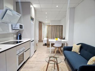 Rent Studio  Calle cristo de la yedra. Estudio moderno junto ancha de capuchinos