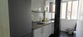 Rent Flat  Calle cristo de la yedra. Luminoso piso para estudiantes con dos baños