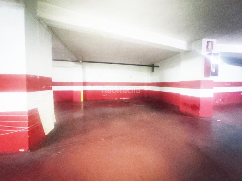 Foto cbf82e6d-7c74-4b1d-9c37-131831d59461. Posto auto in calle pedro antonio de alarcón 45 in Granada