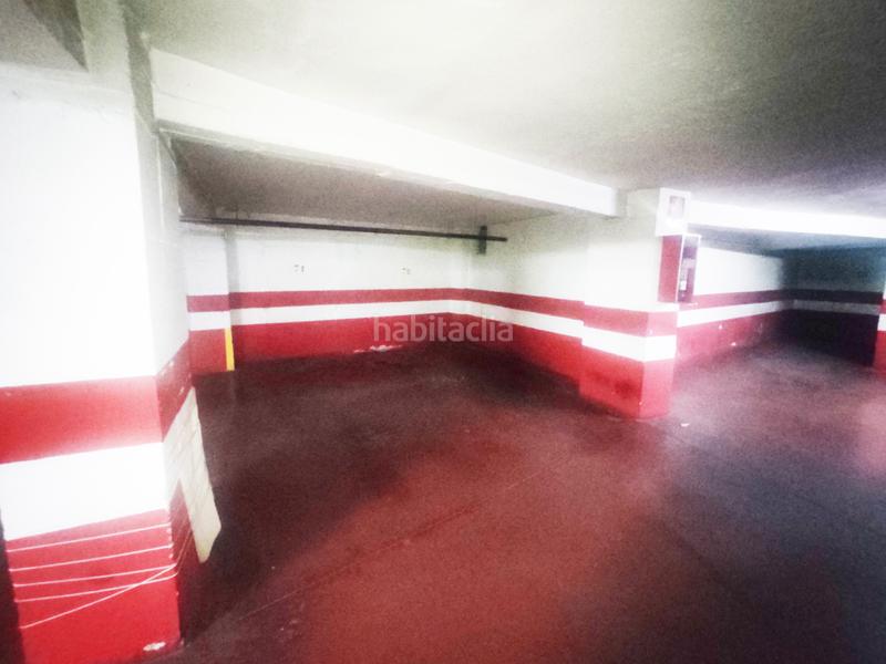 Foto cd6ac29f-1e68-4fb5-8e12-e90c967fbbb3. Posto auto in calle pedro antonio de alarcón 45 in Granada