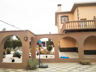 Xalet a Calle generalife 64d. Chalet en otura con parcela de 1.000m²  piscina, arboles frutale