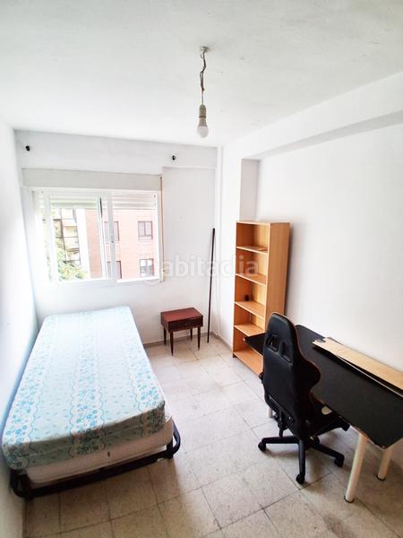 Foto a4cdf3d5-5b49-4846-9c32-81d0944cb6c4. Rent flat in calle pérez galdós 3 in Rosaleda - Juventud Granada