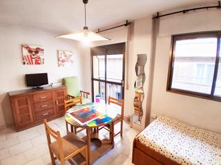 Apartamento  Calle pintor velázquez 13. Estudio junto plaza einstein en 1º planta con ascensor
