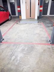 Miete Motorradparkplatz in Calle emperatriz eugenia 12b. Garaje para motos en calle emperatriz eugenia