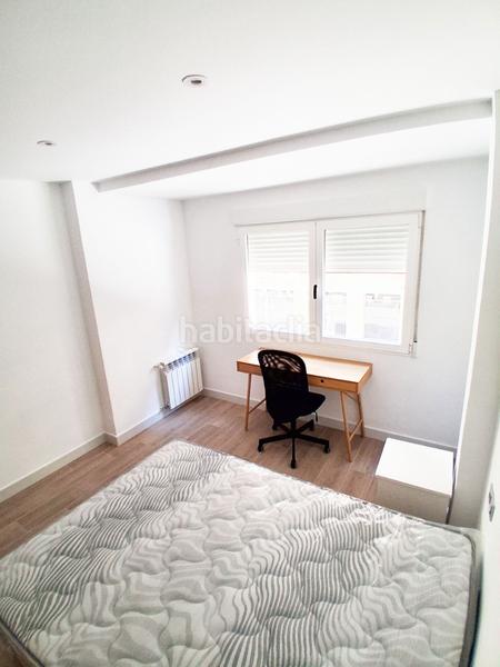 Foto 86ef683b-4c79-40e6-82d4-fad338bcd2c3. Location appartement dans calle emperatriz eugenia 12b dans Granada