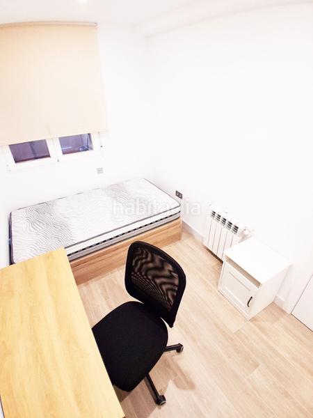 Foto 8f9e7f4d-bd96-40a3-85db-a85e6771d15f. Location appartement dans calle emperatriz eugenia 12b dans Granada