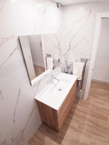 Foto d3e37c7b-870c-4085-899f-cbb92fdd445e. Location appartement dans calle emperatriz eugenia 12b dans Granada