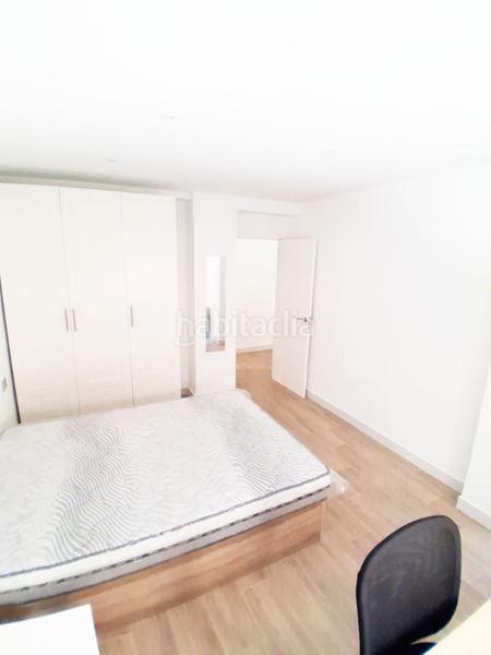 Foto ee7e7304-44e5-4d47-973f-0ed3d4425270. Location appartement dans calle emperatriz eugenia 12b dans Granada