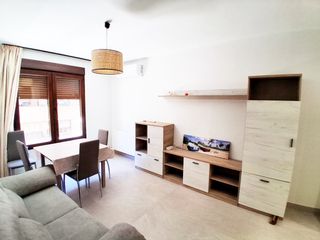 Rent Flat in Calle trajano 5. Apartamento en plaza menorca a estrenar