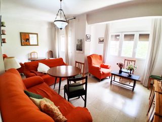 Location Appartement à Calle obispo hurtado 2. Disponible curso 26/27 en plaza menorca con 4 dormit.