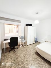 Lloguer Pis a Calle emperatriz eugenia 16. Piso para chicos en emperatriz eugenia en 4º planta con muebles
