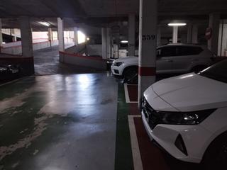 Parking coche en Avenida del editor ángel caffarena 13. Buen garaje, lo tiene todo