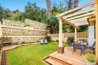 Casa adossada a Limonar. Amplitud, luminosidad y calidez en málaga este