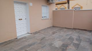 Alquiler Piso  Calle fuente alegre. Vivienda de amplios dormitorios con porche en puerto de la torre