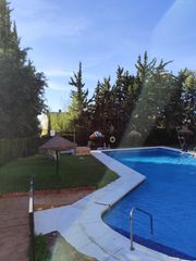Rent Flat in Calle cáceres 49. Piso sin amueblar  de 2 habitaciones con garaje en cerrado de ca