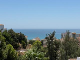 Casa adosada en Torreblanca del Sol. Se vende casa adosada para reformar zona baja de torreblanca