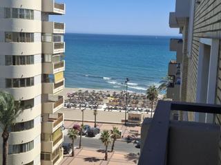 Apartament a Playa de los Boliches. Apartamento reformado  con vistas laterales al mar en los bolich