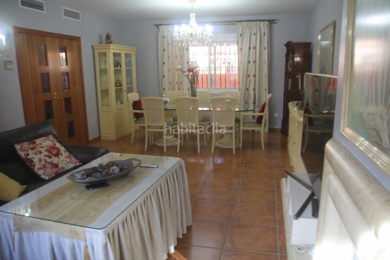 Foto 6c07ba31-be95-4a01-acb9-05fb3bfa20b5. Maison jumelée avec piscine dans Puerto Deportivo Fuengirola