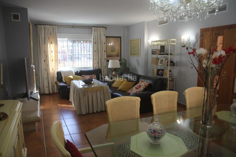 Foto b4320cc8-42fe-4168-a0c2-ed7c2eaed538. Maison jumelée avec piscine dans Puerto Deportivo Fuengirola