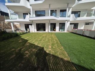 Apartament a La Capellanía - El Higuerón. Bajo con jardín en el higuerón