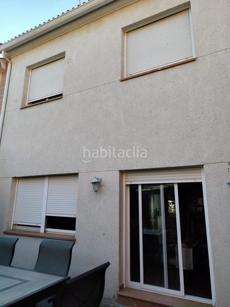Foto 9e964f9b-ab21-4c84-a684-92a4fe62d803. Casa a schiera con riscaldamento parcheggio piscina in Valdemorillo