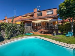 Casa aparellada a Centro