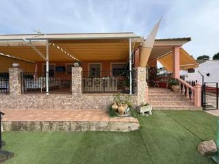 Chalet à Escalona. Chalet en venta en escalona