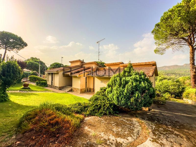 Foto a815b6f1-66af-496b-8c03-4f78e1e2bec1. Chalet  con vistas privilegiadas al pantano de san juan en San Martín de Valdeiglesias