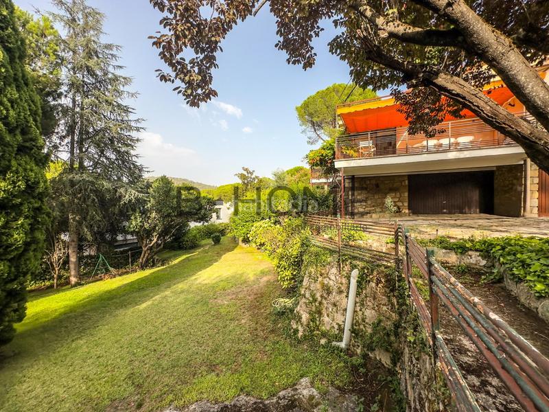 Foto f1d99f2a-833f-4fc8-9dc9-33a463544845. Chalet  con vistas privilegiadas al pantano de san juan en San Martín de Valdeiglesias