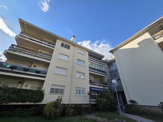 Pis  Soto. Amplio piso semireformado en collado villalba  zona dehesa el so