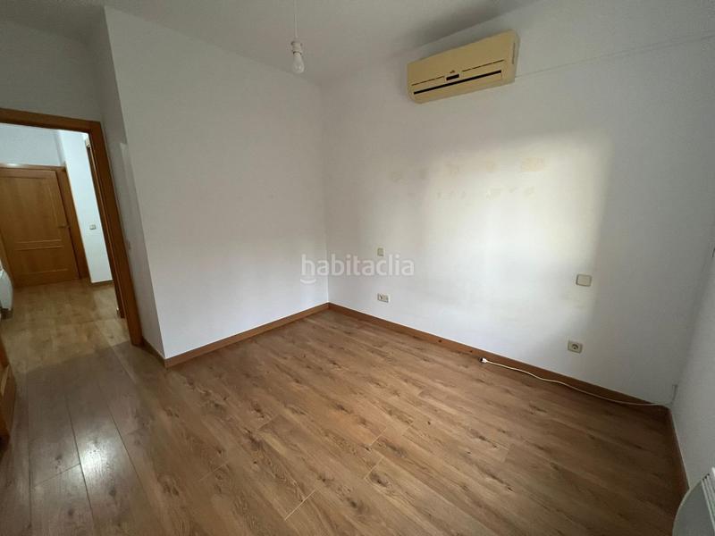 Foto f9b84dcb-aa23-43d8-8414-f9fbd8260186. Casa adosada en Navalagamella