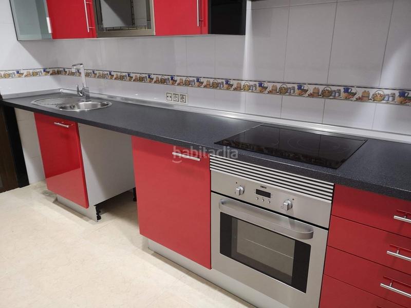 Foto d65cb219-1fc7-464e-8d6a-909664ba7dd1. Reihenhaus mit parking in Recas