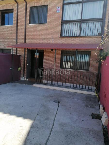 Foto ea0793a8-1ad2-4d7f-bbc4-d9af8111d8e5. Reihenhaus mit parking in Recas