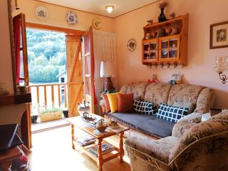 Tr�plex a Carrer de salt 5. Tr�plex con orientaci�n sur en valencia d'�neu de tres habitacio