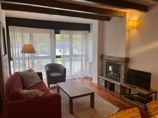 Appartement à Carrer sant vicenç 4. Apartamento de dos habitaciones dobles y dos baños en esterri d'
