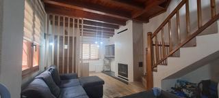 Casa aparellada a Passatge de la coma 1. Casa pareada en el centro del pueblo de borén