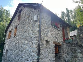 Masia  Carrer unica; burgo 11. Casa de pueblo reformada a cuatro vientos con jardín