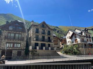 Maison à Carrer de la molina-isil 1. Gran casa a reformar para hacer hotel o albergue.