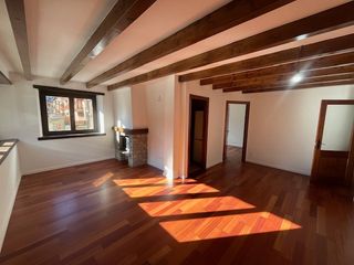 Apartament a Carrer sant vicen� 3a. Piso c�ntrico totalmente reformado.