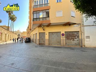 Local Comercial en Calle general luque 7. Amplio local comercial de 281 m2