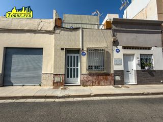 Casa  Calle rosa felices. Gran oportunidad! casa en venta en los molinos, junto a calle ma