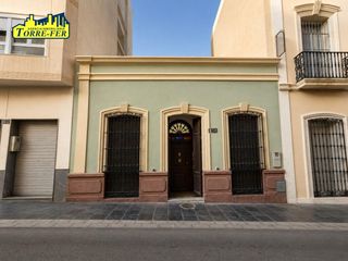 Casa  Regocijos 38. Casa unifamiliar en pleno centro con gran potencial
