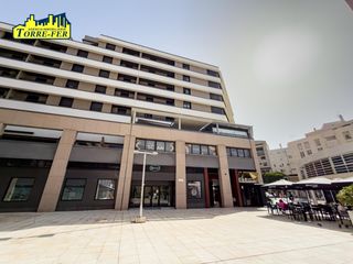 Lloguer Pis a Plaza plaza 3 de abril 6. Espectacular atico en alquiler, con terraza de 30m2 y plaza de g