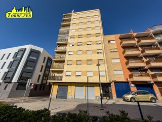 Pis a Avenida de vilches 11. Amplio piso exterior de 4 dormitorios junto a plaza de toros!