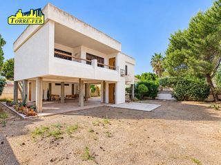 Chalet  Calle mirlo. urbanizacion de roquetas de mar  6. Exclusivo chalet independiente a 250m del paseo marítimo. tu pro