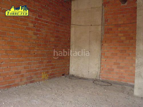 Foto 85dd0424-0fbc-46fd-aff5-27a909ad3e7f. Lloguer local comercial a arbol del amor lob 6 a Almería